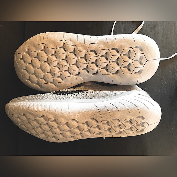 NIKE 7.5 Shoes - Picture 4 of 7